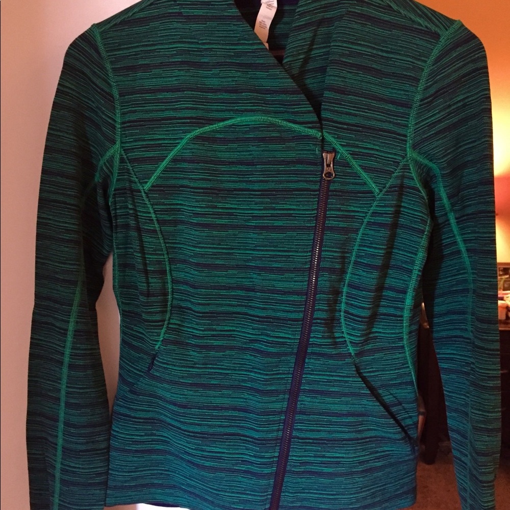 Lululemon Precision cyber jungle hero blue jacket